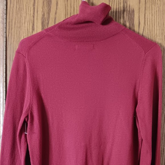 Amazon Essentials Women's Liteweight Turtle-Neck - Picture 2 of 12